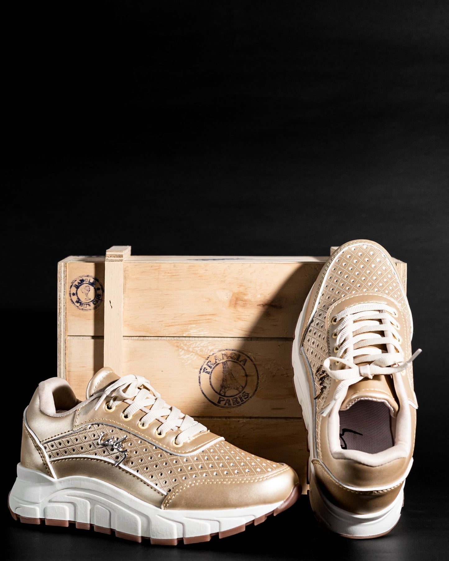 GlowStep™ Sneakers Doradas