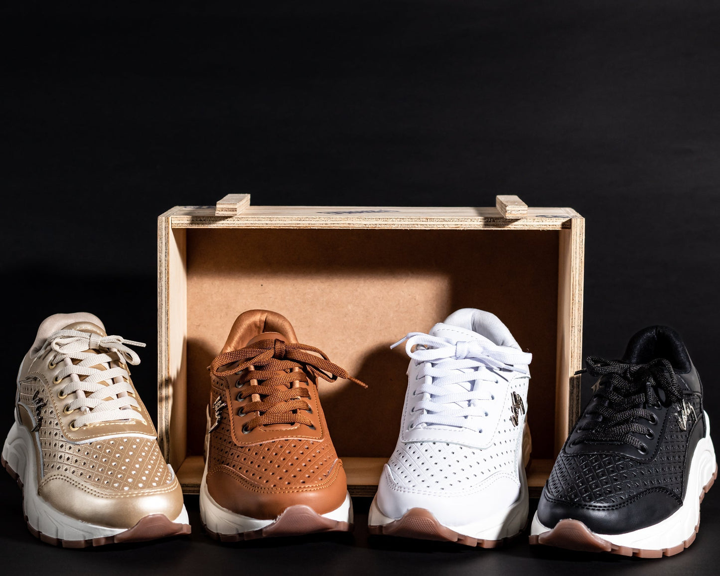 GlowStep™ Sneakers Doradas
