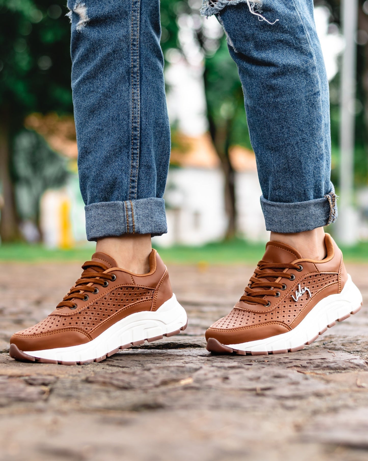 GlowStep™ Sneakers Doradas