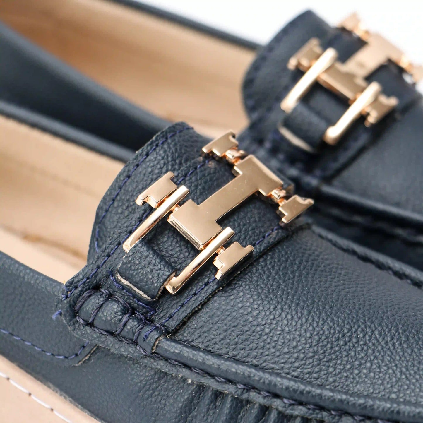 Bolichero con detalles dorados™ – El mocasín casual y elegante que cuida tu espalda y pies
